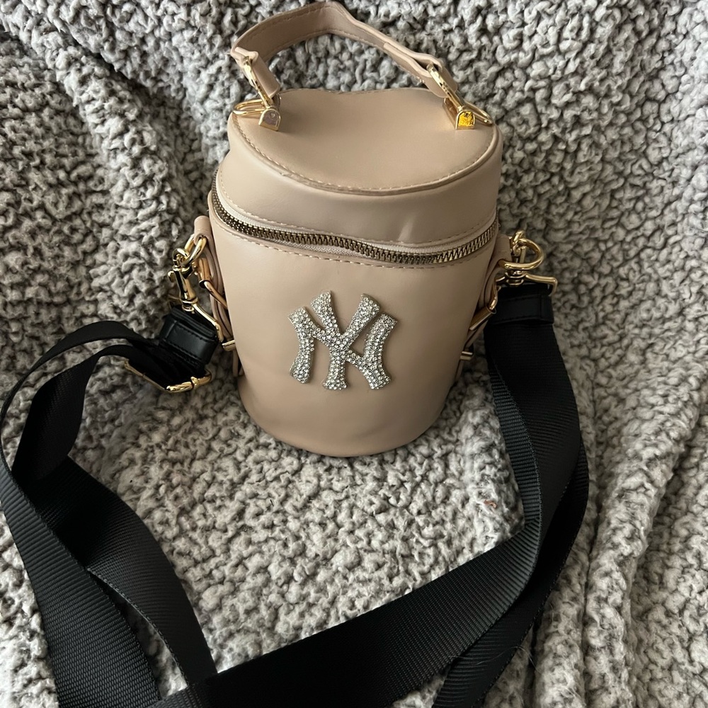 Tan NY Logo Women's Crossbody Bucket Bag